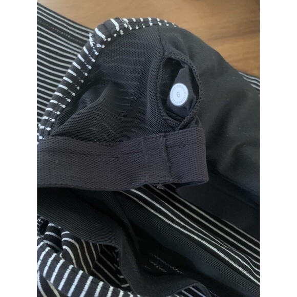 Lululemon Women Power Y Tank Luon Parallel Stripe Black/White Shelf Bra Top SZ 6 - Picture 9 of 9